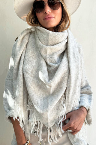 Nolan scarf, soft grey