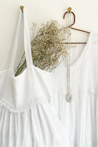 Lace romance linen bag, white