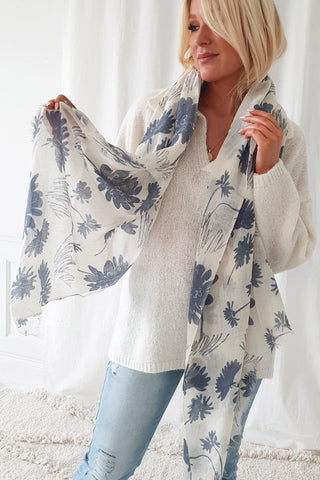 Lilium wool scarf, indigo