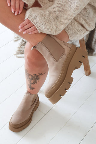Linnie leather boots, sand