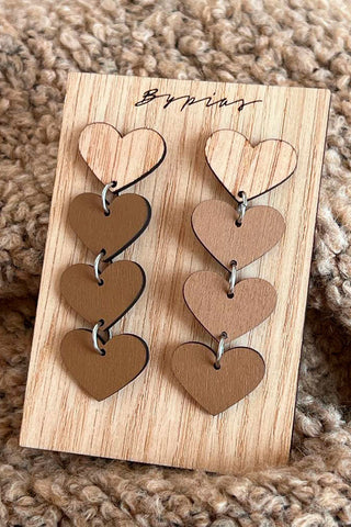 Oak heart earrings, taupe